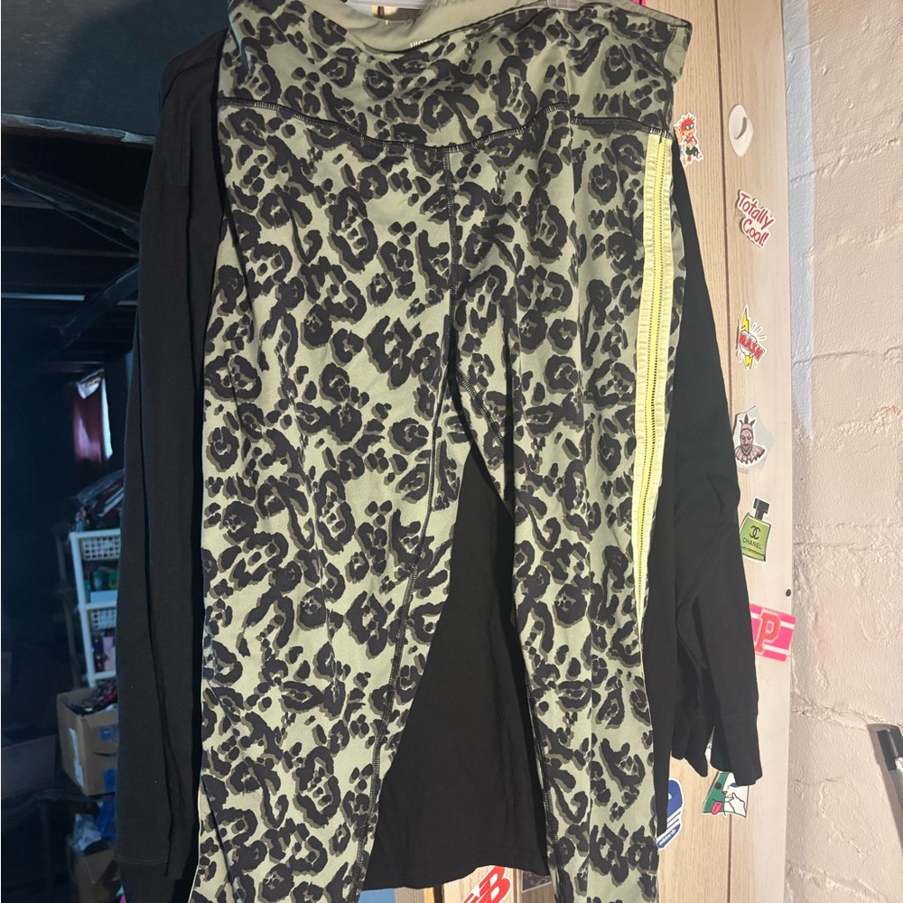 Victoria Sport Knockout Leggings Sz XL